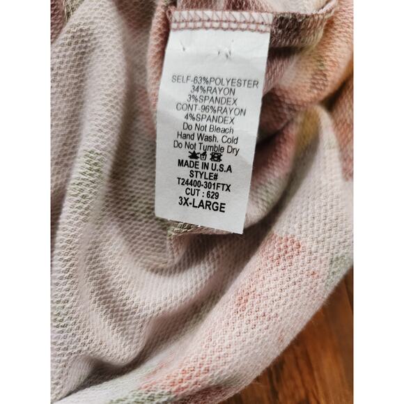 Nwt Sew in Love floral top. Womens size 3x - Picture 3 of 3